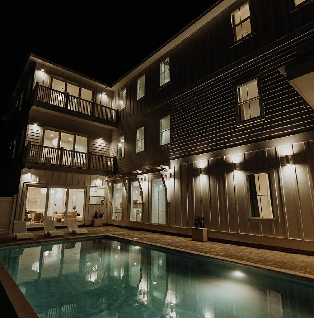Villa The Taj Of The Gulf! Luxury Beach Mansion! Sleeps 37, Private Pool & Hot Tub, Putting Golf Panama City Beach