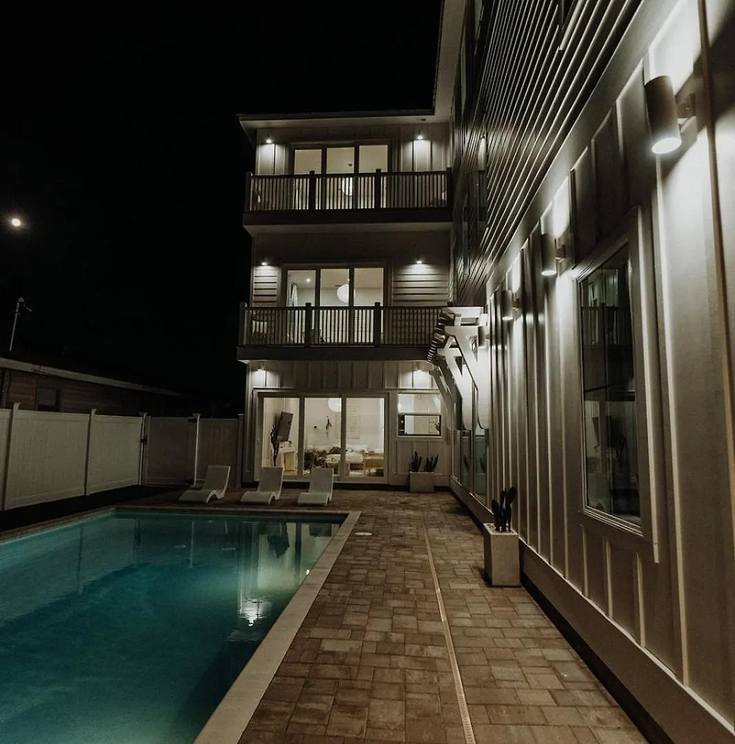 The Taj Of The Gulf! Luxury Beach Mansion! Sleeps 37, Private Pool & Hot Tub, Putting Golf Panama City Beach 0*,